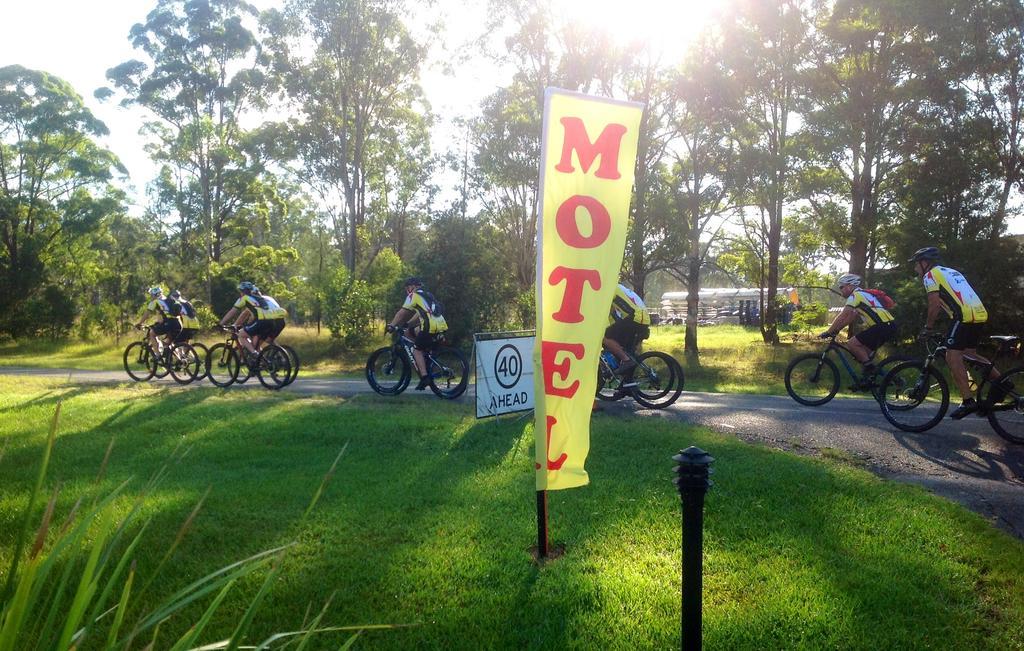 Gloucester Country Lodge Motel Buitenkant foto
