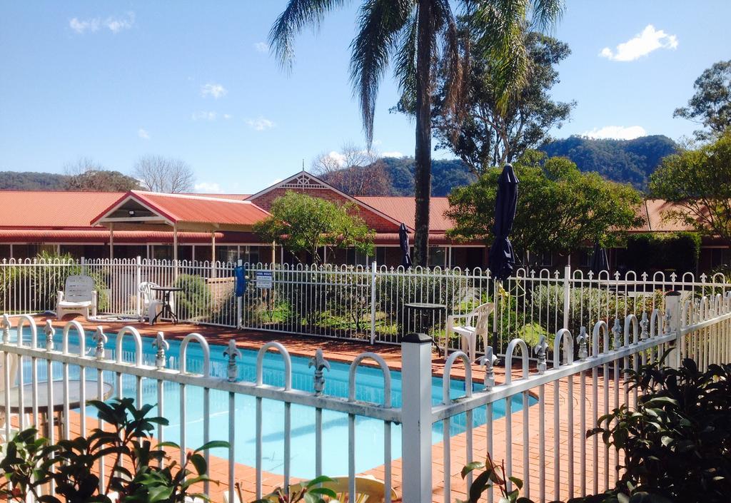 Gloucester Country Lodge Motel Buitenkant foto