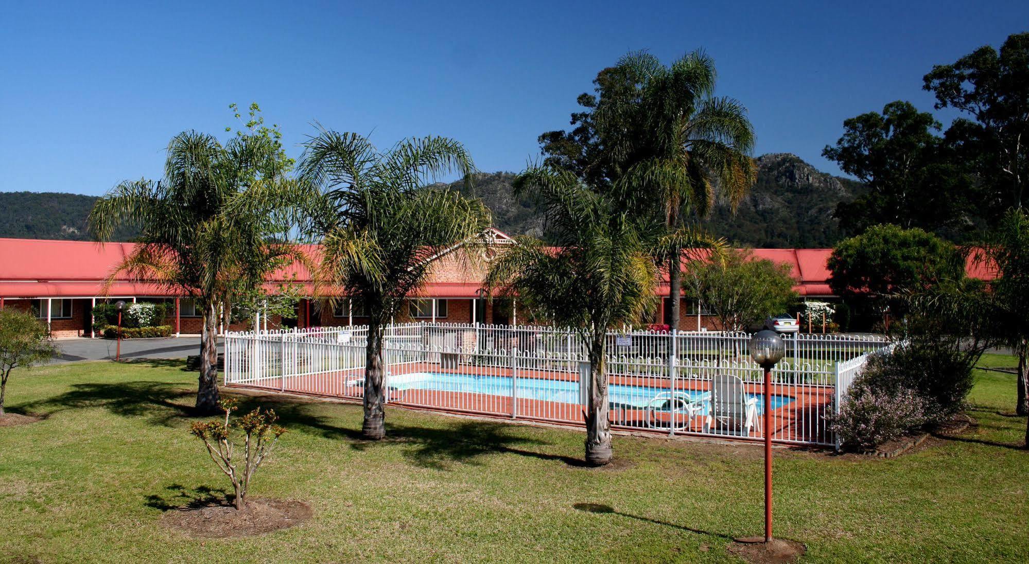 Gloucester Country Lodge Motel Buitenkant foto