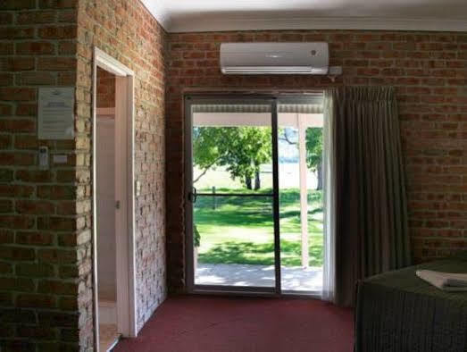 Gloucester Country Lodge Motel Buitenkant foto